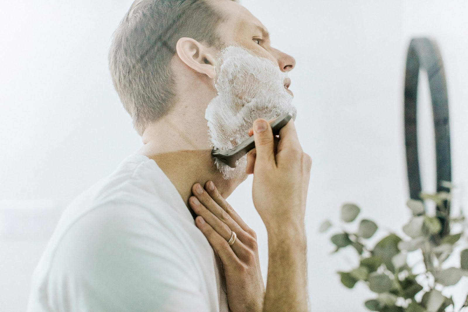 What Is A Safety Razor And Why You Might Need One